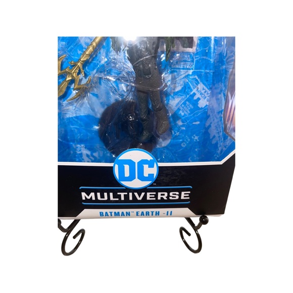 Todd McFarlane Toys: DC Multiverse: Batman Earth 2: New in Box: Action Figure - Picture 5 of 6